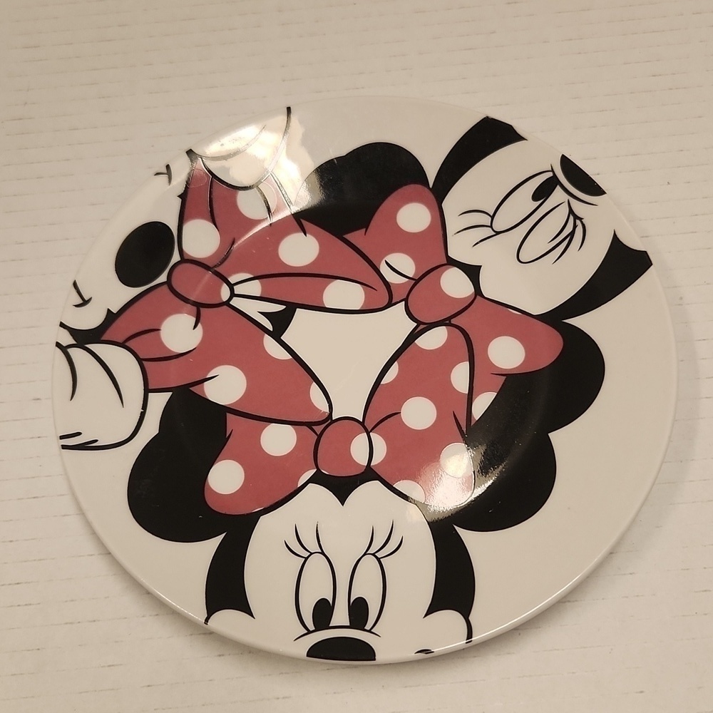 Minny Mouse plate cookie ceramic dishwashers and microwave safe